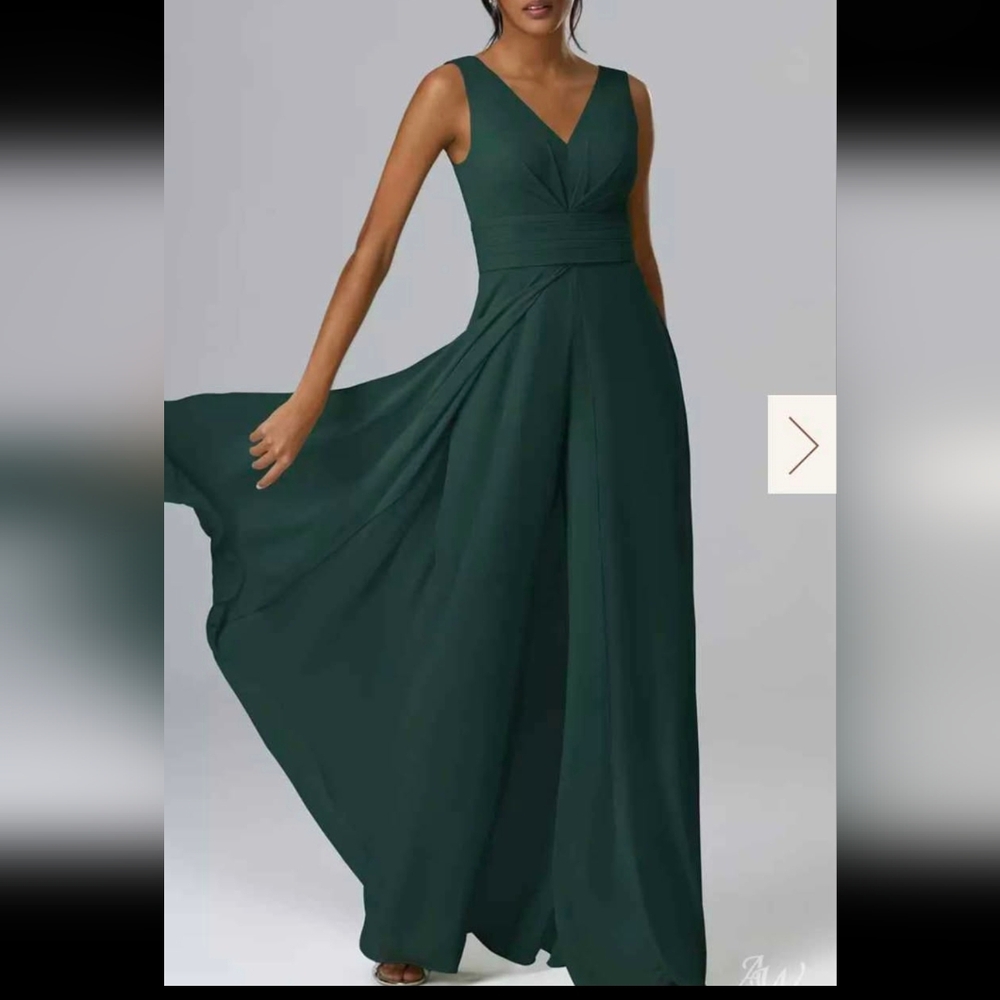 V-Neck Sleeveless Maxi Dress in Forest Green